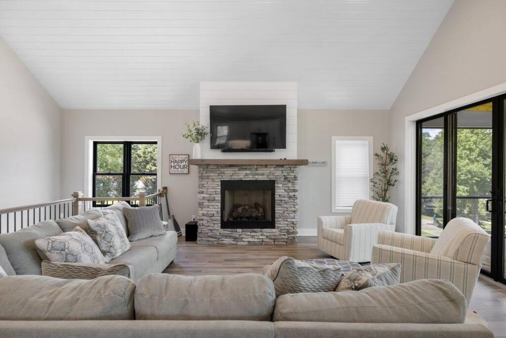 New Home, Dock, Kayaks, Game Room, Water Views Winchester Екстер'єр фото